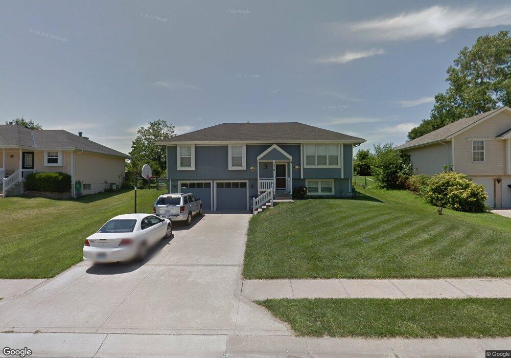 116 S Darrowby Dr, Raymore, MO 64083 - photo 1