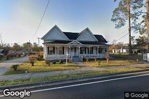 42 E Calhoun St, Wadley, GA 30477