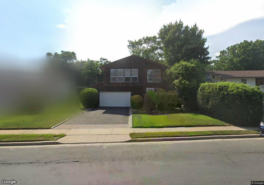 1586 Meadowbrook Rd, Merrick, NY 11566 - photo 1