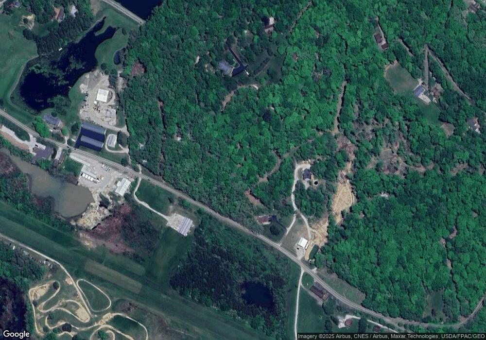 124 Cherokee Ln, Hide A Way Hills, OH 43107 - photo 1