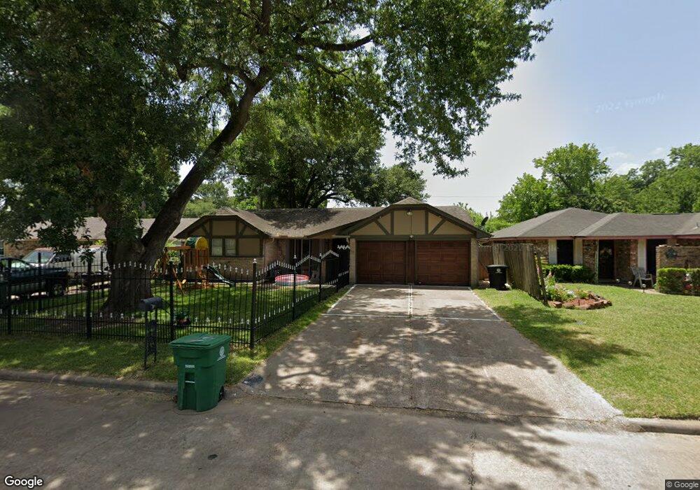 8215 Ponnel Ln, Houston, TX 77088 - photo 1