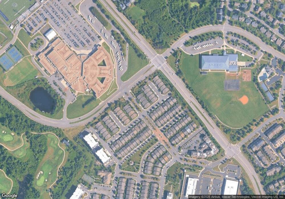 8404 Mountain Larkspur Dr, Lorton, VA 22079 - photo 1