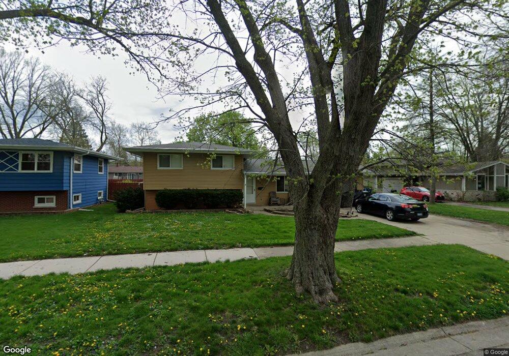 721 N Evanslawn Ave, Aurora, IL 60506 - photo 1