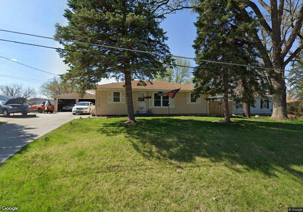 311 N 15th Ave W, Newton, IA 50208 - photo 1