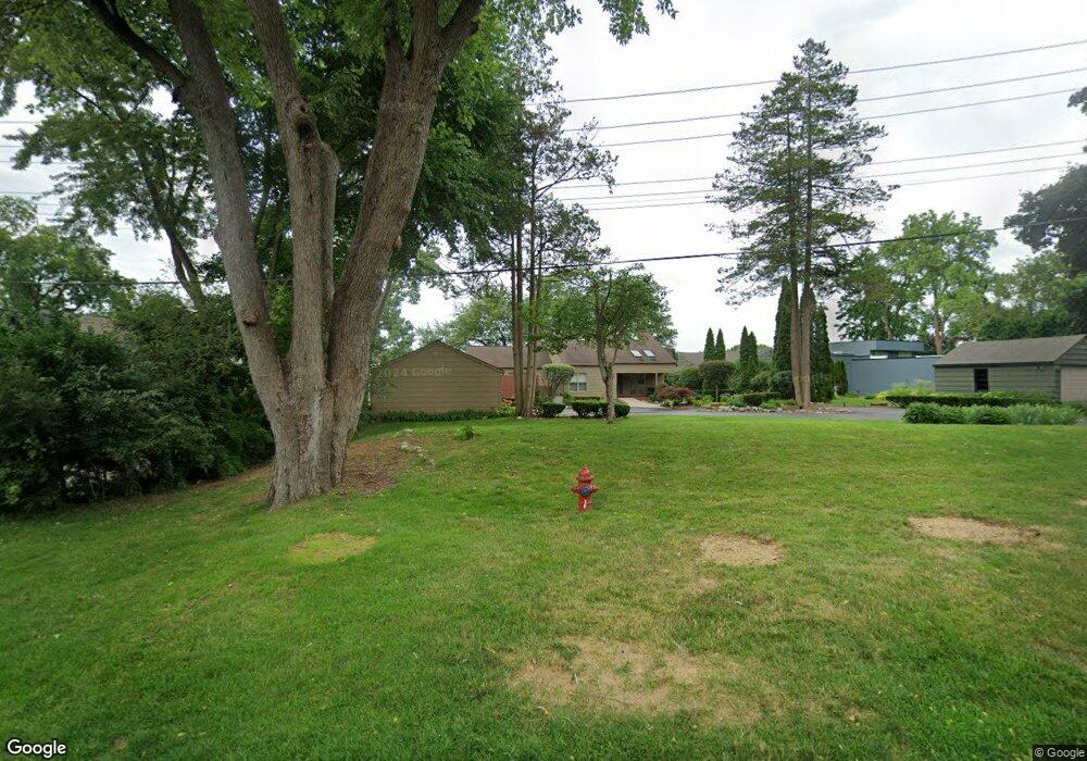 2725 Warner Dr, West Bloomfield, MI 48324 - photo 1