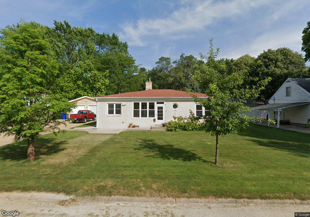 109 Rapids Ave SW, Cedar Rapids, IA 52404 - photo 1