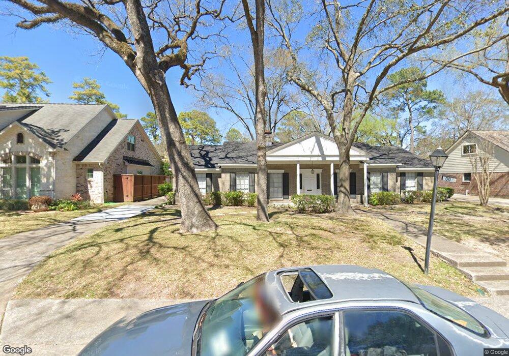 10022 Cedar Creek Dr, Houston, TX 77042 - photo 1
