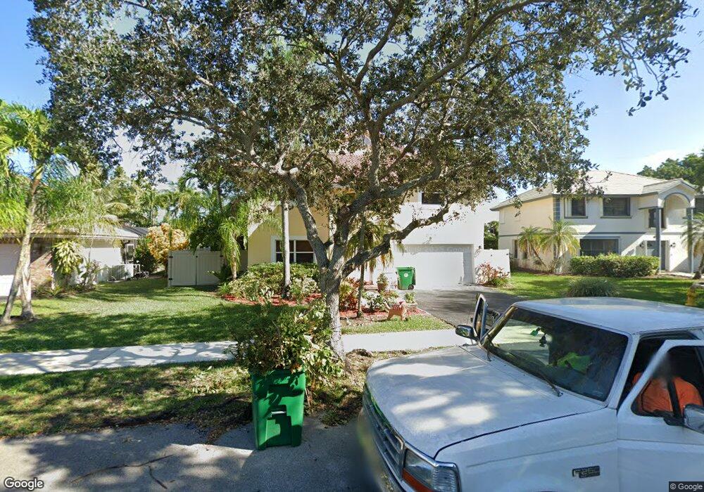 820 Greenbrier Ave, Davie, FL 33325 - photo 1