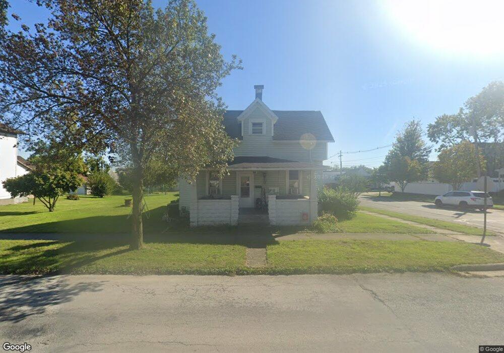 111 W Silver St, Wapakoneta, OH 45895 - photo 1