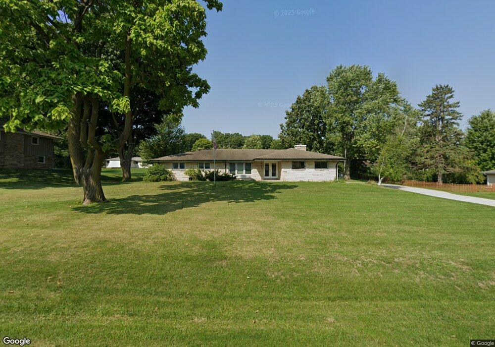 W226N269 Takoma Dr, Waukesha, WI 53186 - photo 1