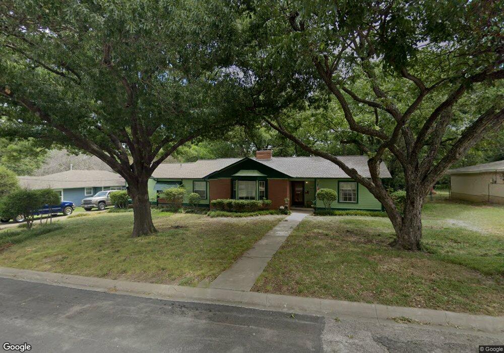 910 Hillcrest St, Denton, TX 76201 - photo 1