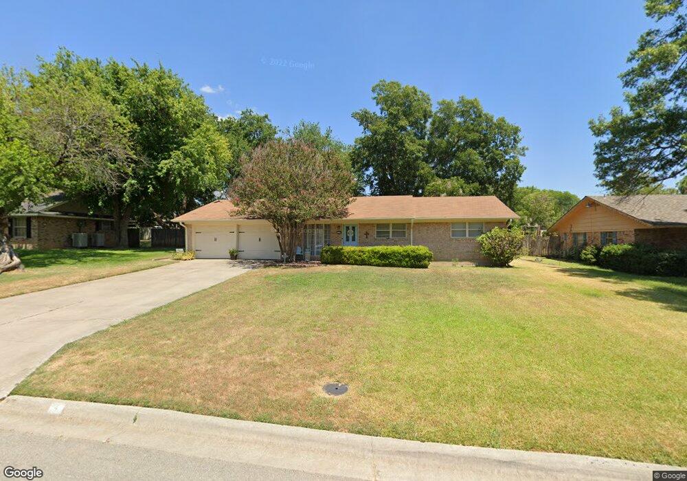 4 Scotsmeadow St, Gainesville, TX 76240 - photo 1