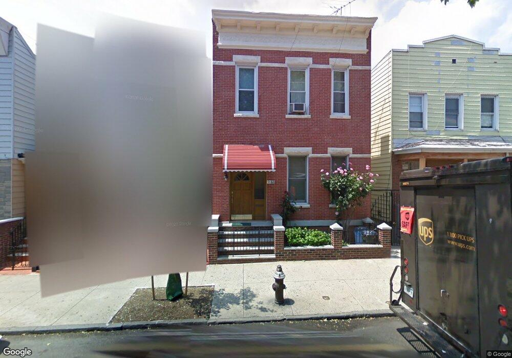 3162 43 Rd St unit 1, Long Island City, NY 11103 - photo 1