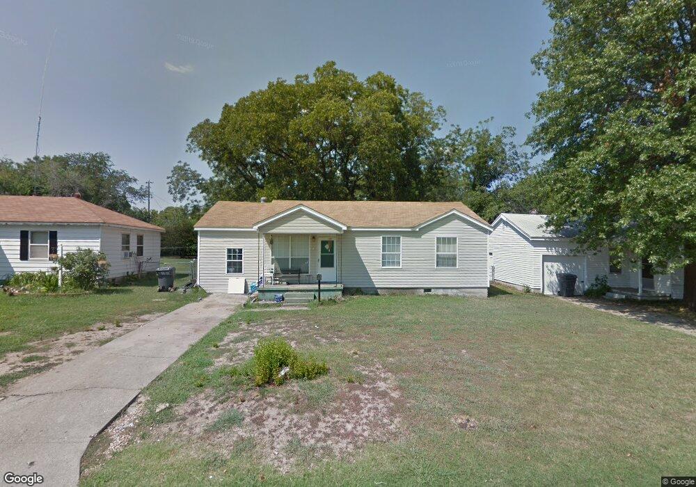 423 Oak St, Ardmore, OK 73401 - photo 1