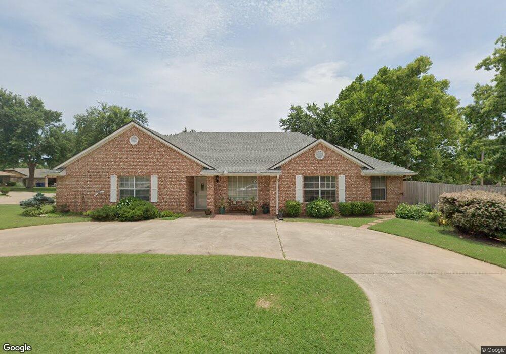 910 Clampitt Dr, Duncan, OK 73533 - photo 1