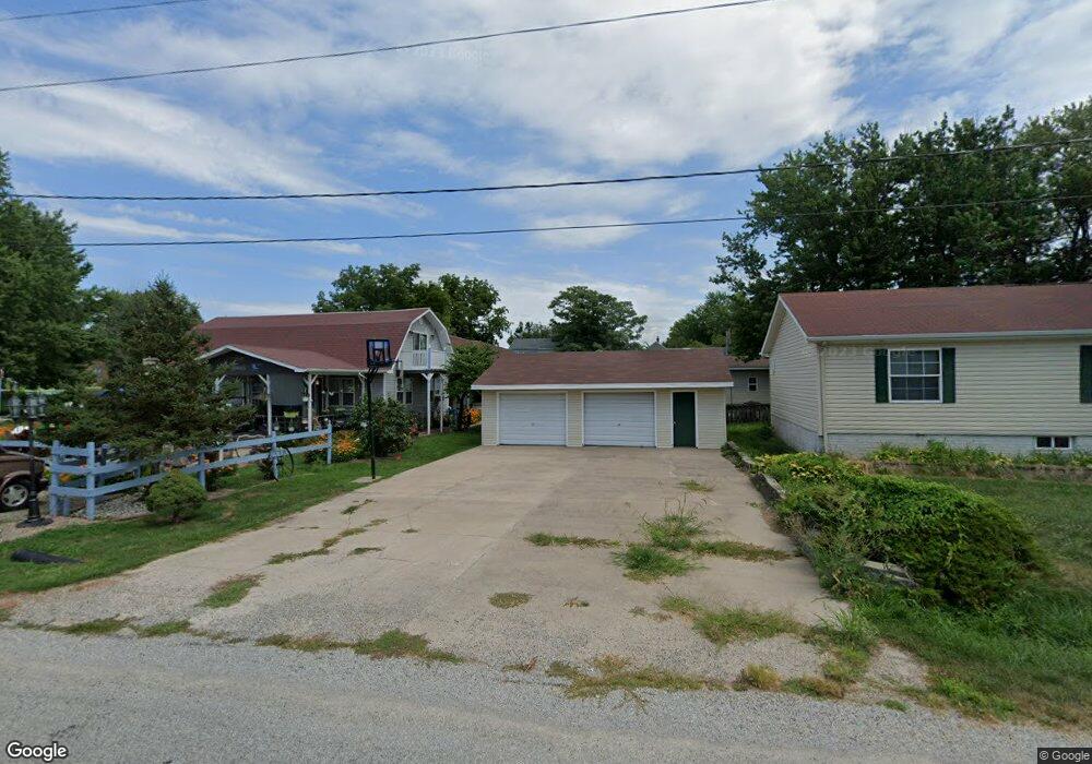 218 S Columbia St, Grandview, IA 52752 - photo 1