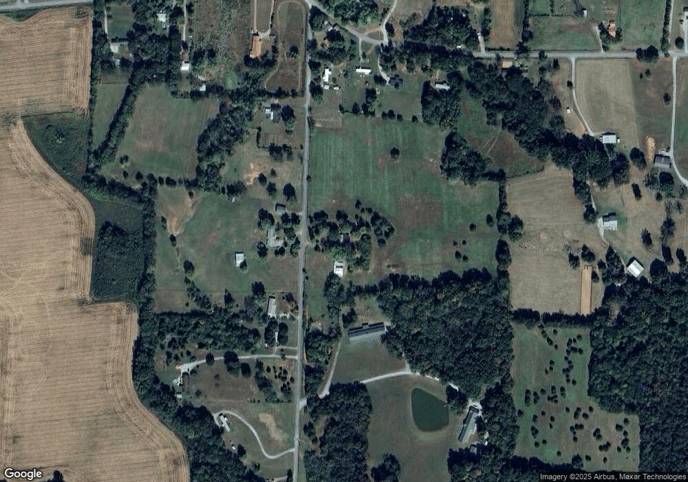 225 Comstock Rd, Shelbyville, TN 37160 - photo 1