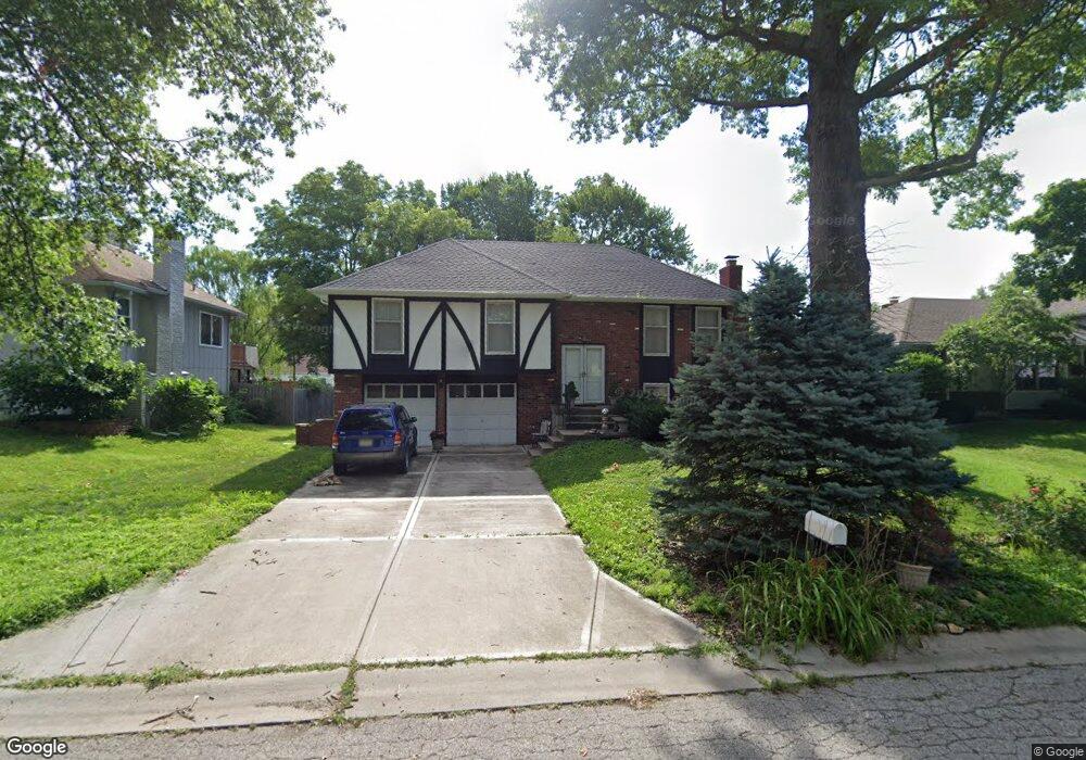 5711 Westgate St, Shawnee, KS 66216 - photo 1