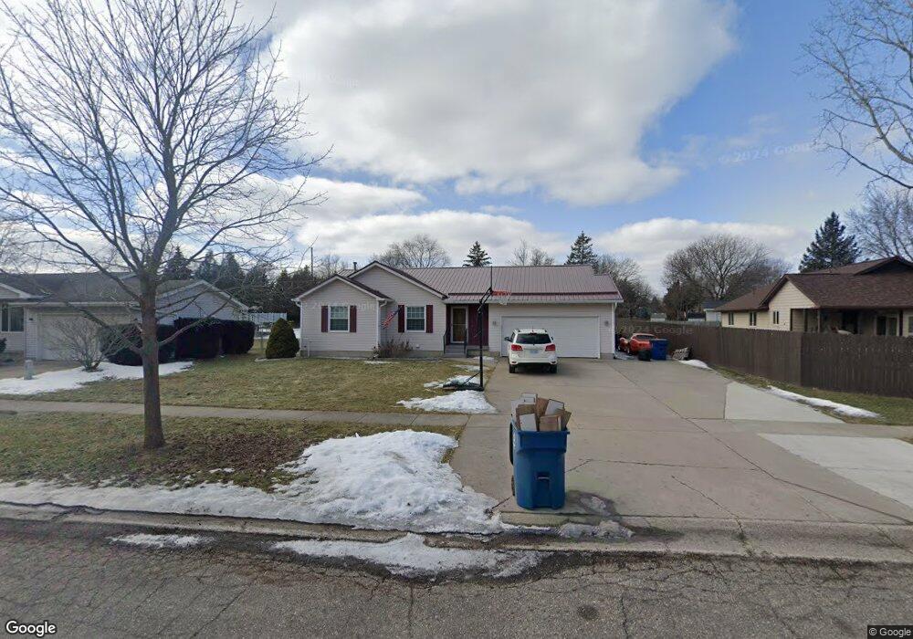 702 Locust Dr, Davison, MI 48423 - photo 1