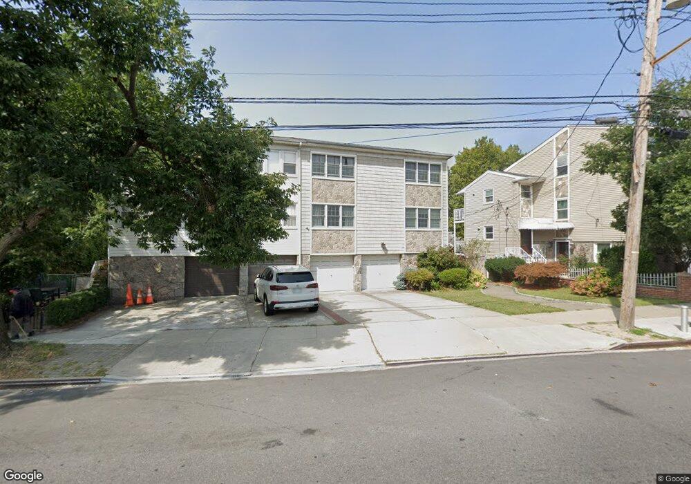 1820 Parsons Blvd, Whitestone, NY 11357 - photo 1