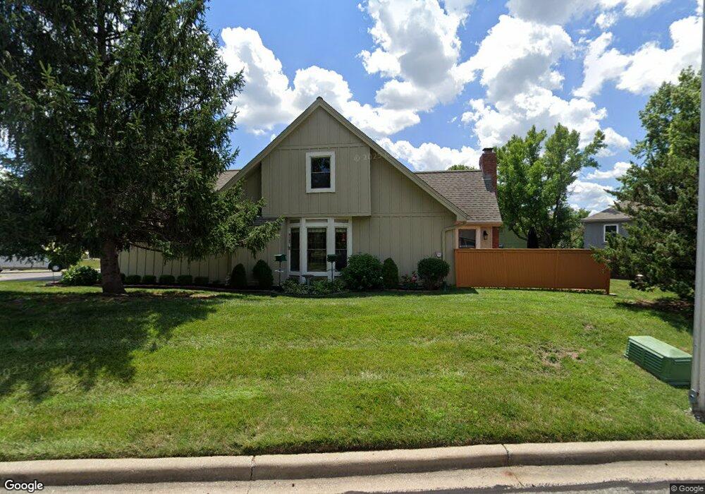 8076 Monrovia St, Lenexa, KS 66215 - photo 1