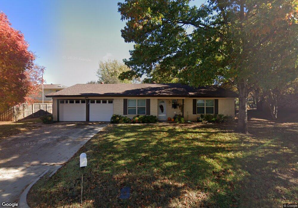 124 Cooper Dr, Hurst, TX 76053 - photo 1