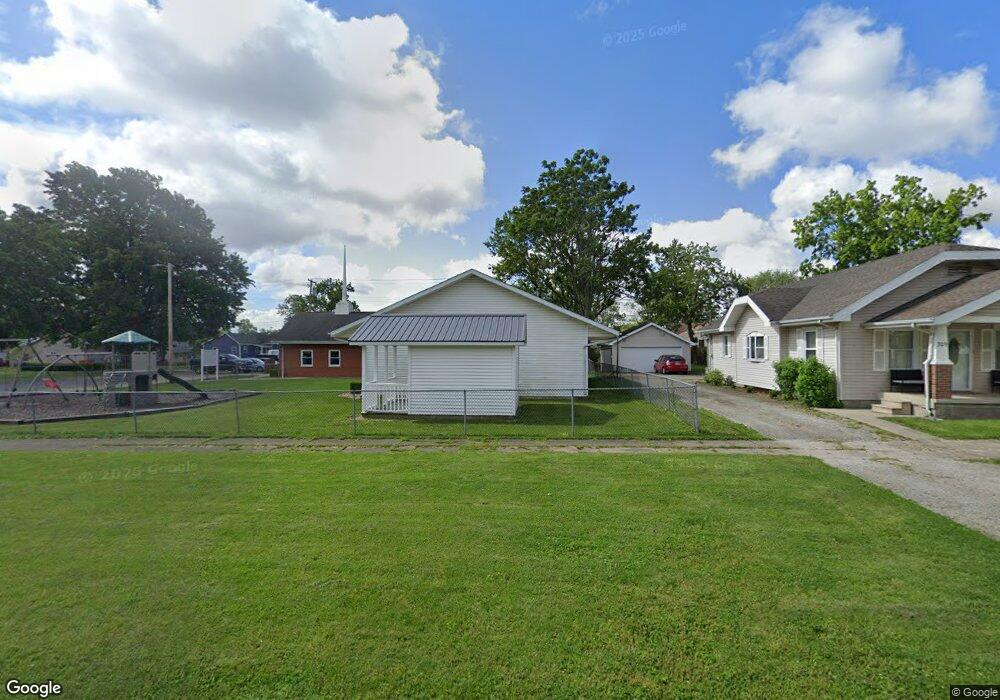 701 Prairie Ave, Mattoon, IL 61938 - photo 1