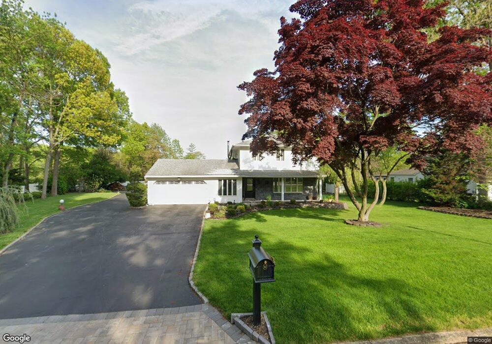 9 Mare Ln, ComMacK, NY 11725 - photo 1