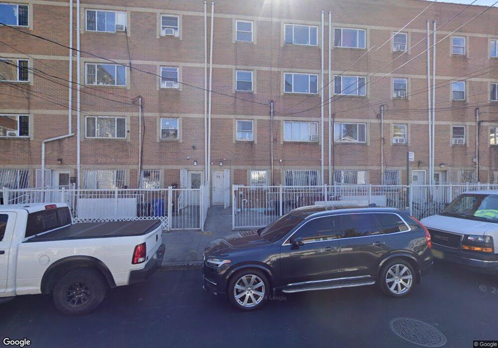 16868 93rd Ave, Jamaica, NY 11433 - photo 1