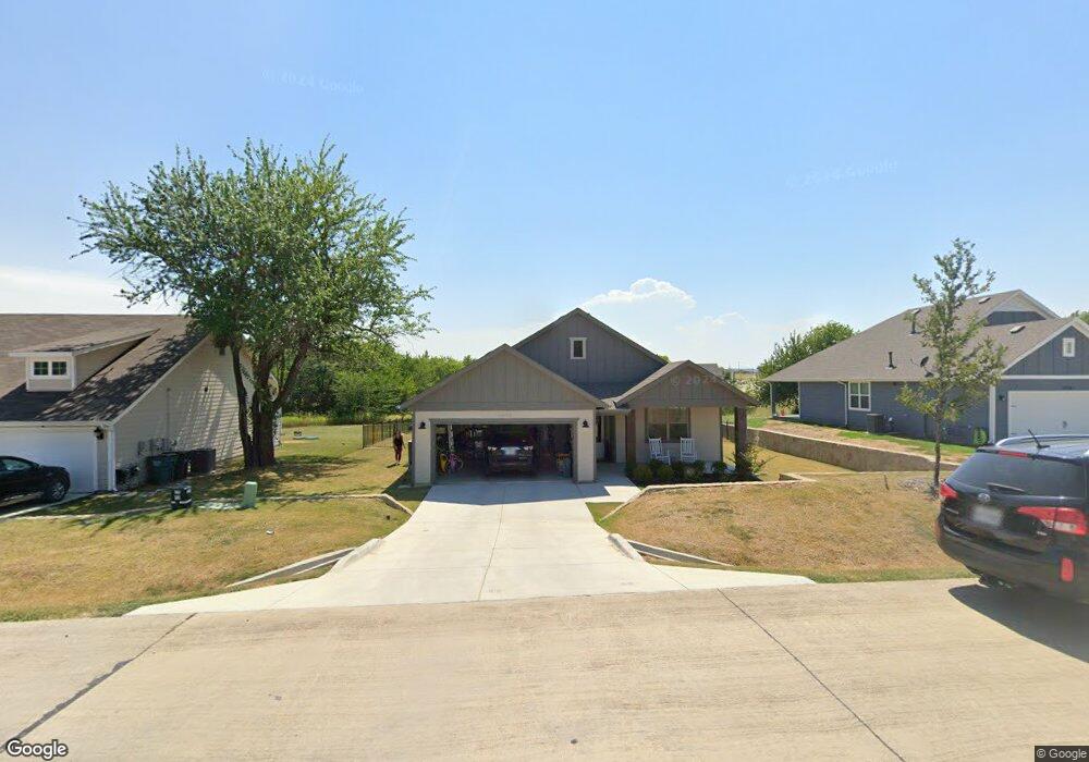 1374 Greenfield St, Gainesville, TX 76240 - photo 1