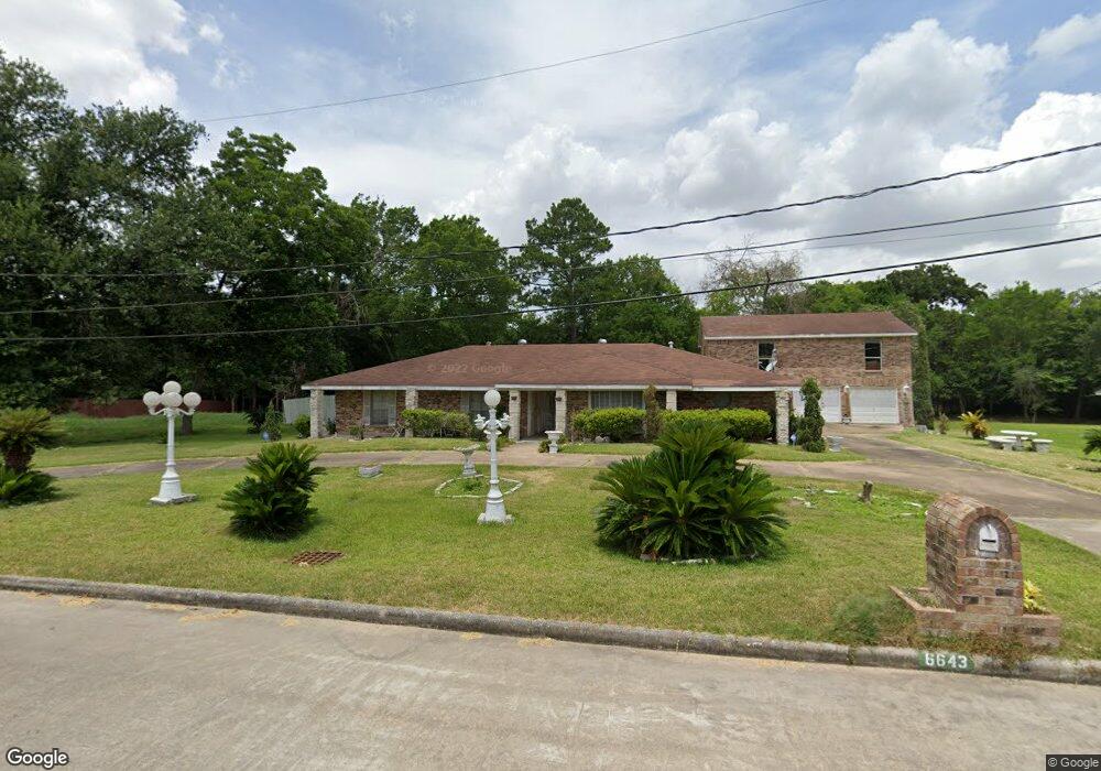 6643 Bayou View Dr, Houston, TX 77091 - photo 1