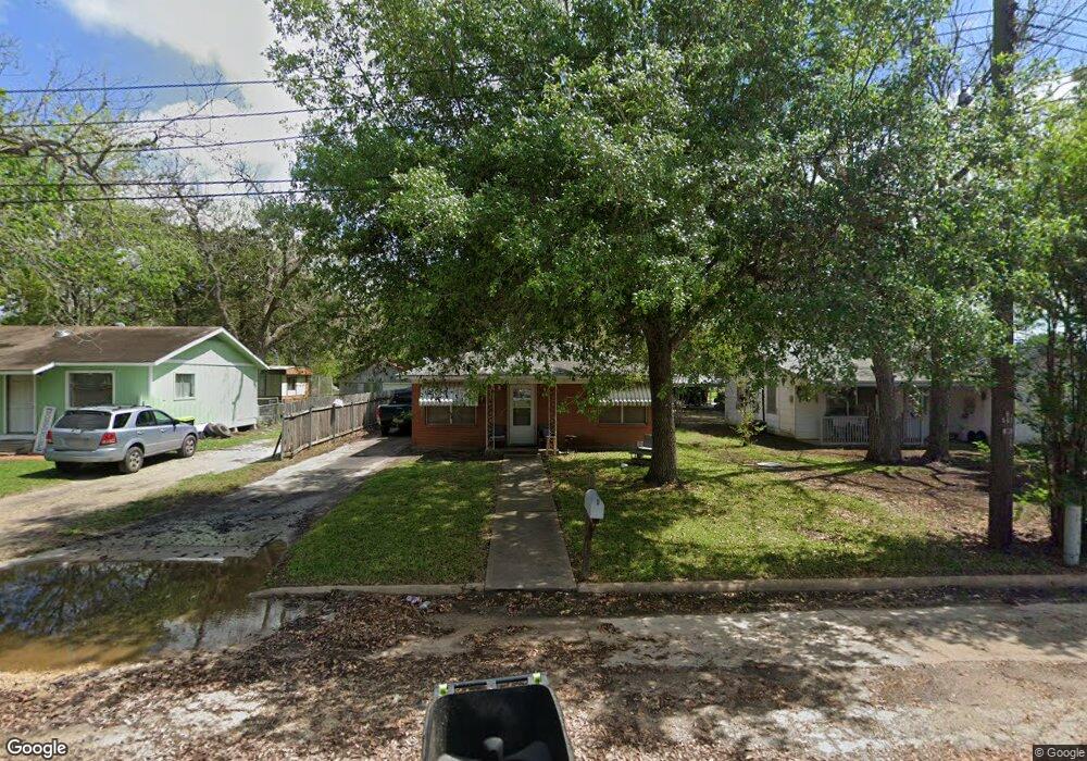 2519 Avenue K, Bay City, TX 77414 - photo 1