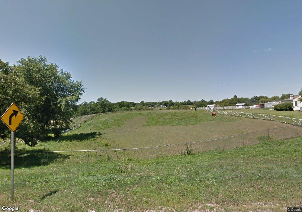 1313 W 4th St N, Newton, IA 50208 - photo 1