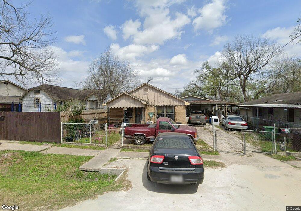 4607 Octavia St, Houston, TX 77026 - photo 1