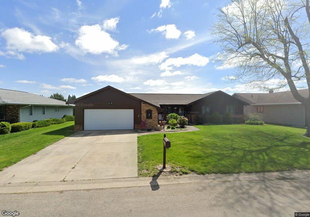 215 Crestwood Dr, Lincoln, IL 62656 - photo 1