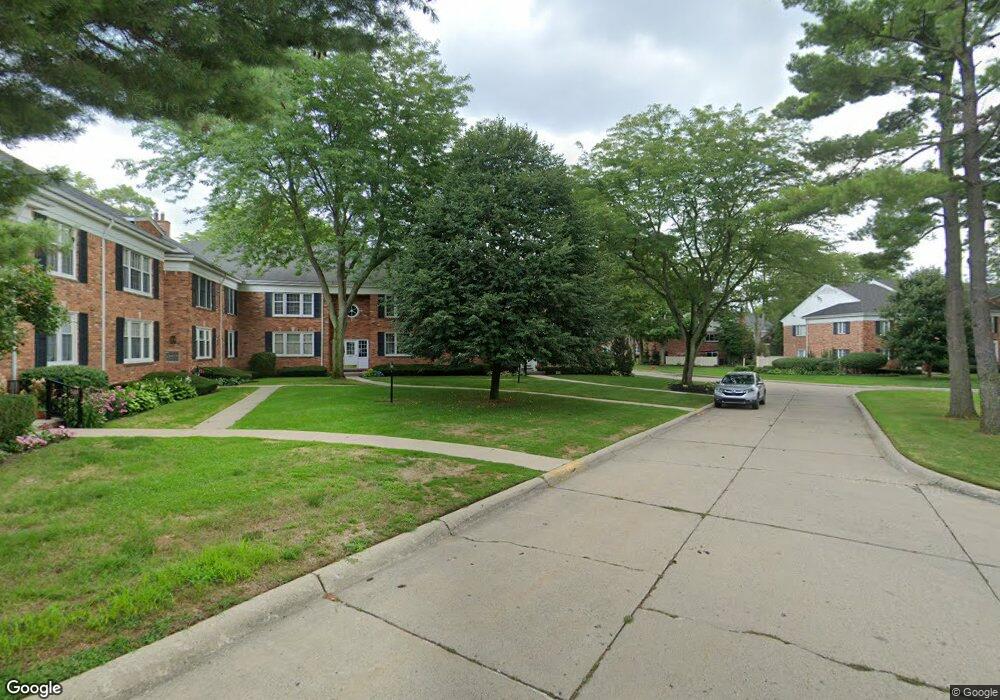 1600 Trailwood Path, Bloomfield Hills, MI 48301 - photo 1