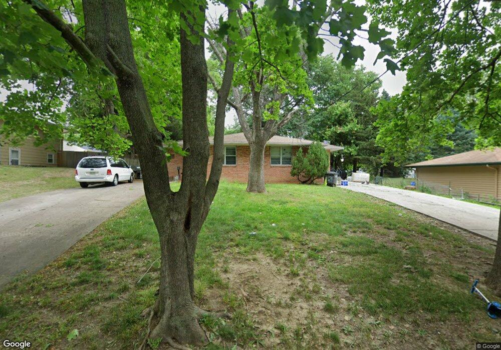 422 E Thornton Ave, Des Moines, IA 50315 - photo 1