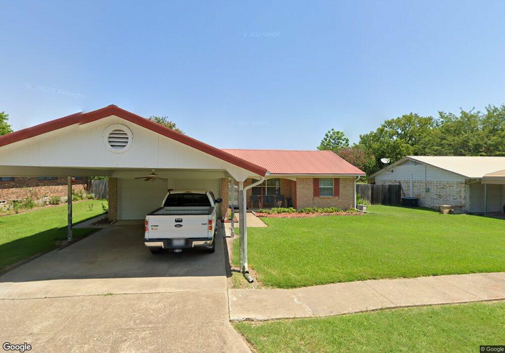 108 W Cunningham St, Bonham, TX 75418 - photo 1