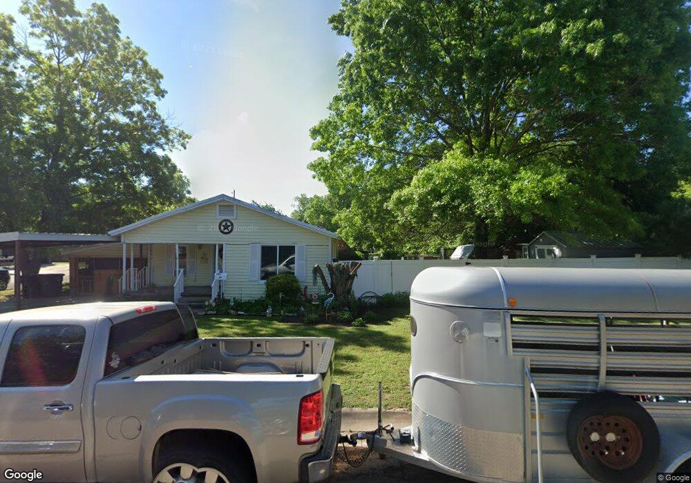 401 Myers Ave, Cleburne, TX 76033 - photo 1