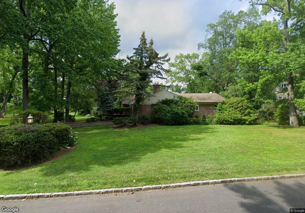 17 Shady Brook Rd, Great Neck, NY 11024 - photo 1