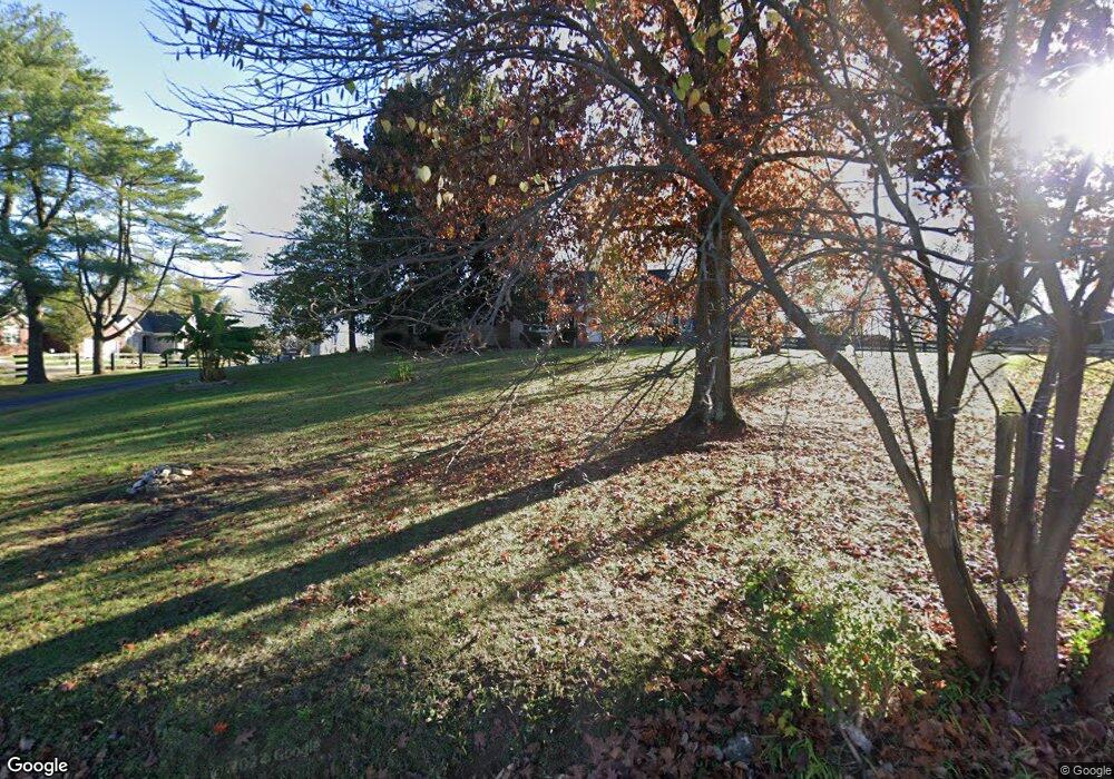 8106 Hudson Ln, Louisville, KY 40291 - photo 1