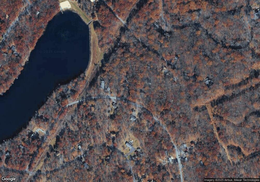 161 Mockingbird Ct, Bushkill, PA 18324 - photo 1