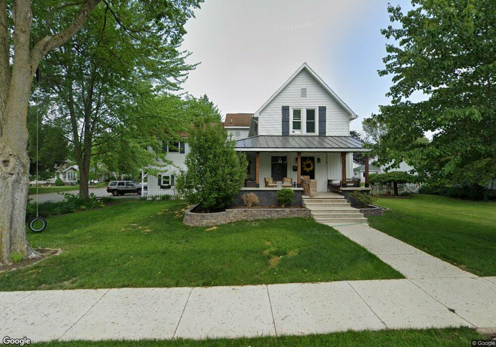 557 N Madison St, Nappanee, IN 46550 - photo 1