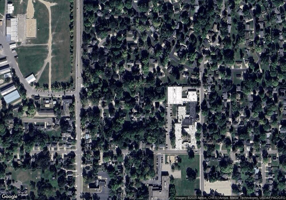 821 Minnie Maddern St, Albert Lea, MN 56007 - photo 1