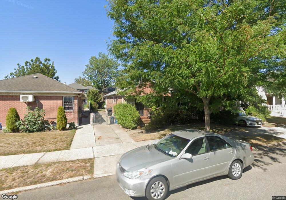 5648 185th St, Fresh Meadows, NY 11365 - photo 1