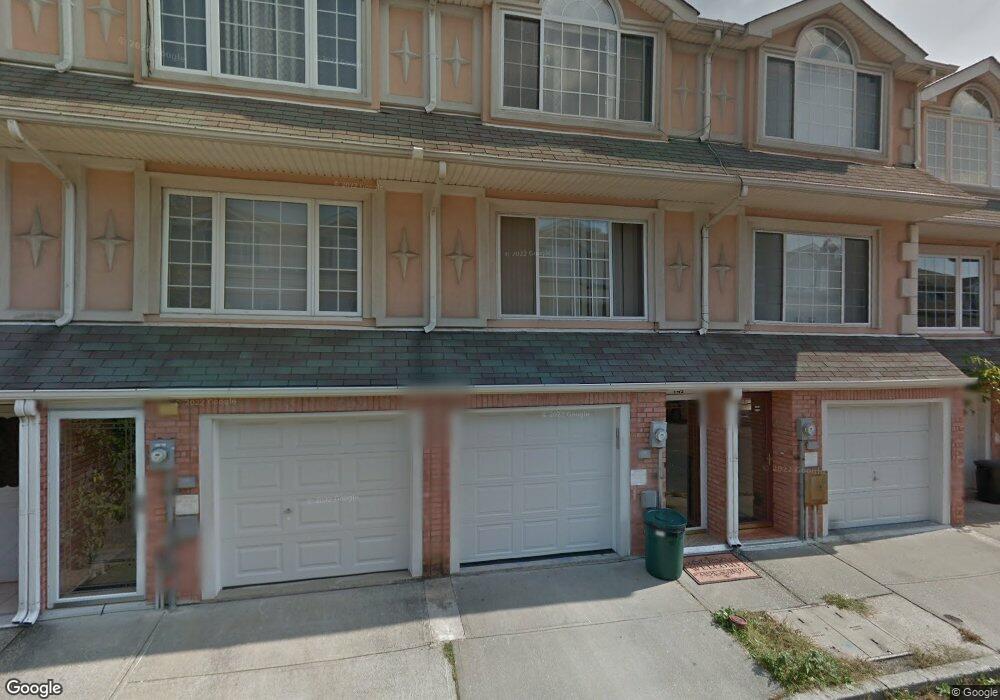 143 Alex Cir, Staten Island, NY 10305 - photo 1