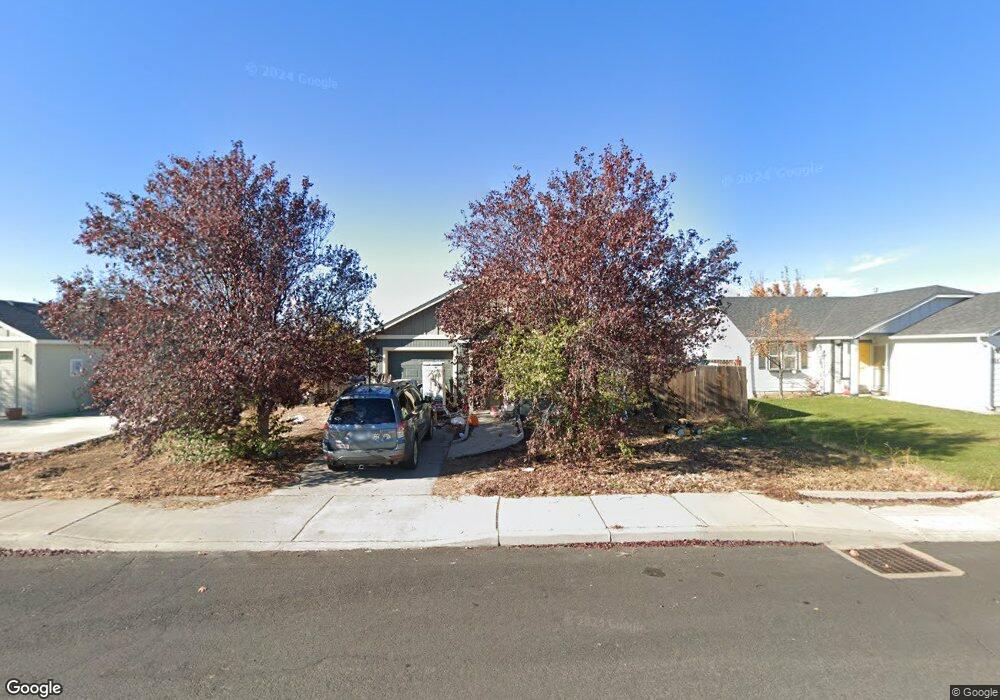 2577 NE 3rd St, Redmond, OR 97756 - photo 1