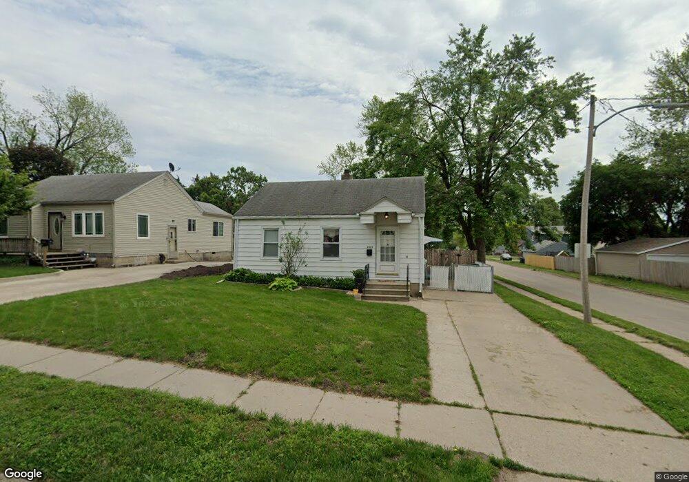 3001 E Washington Ave, Des Moines, IA 50317 - photo 1