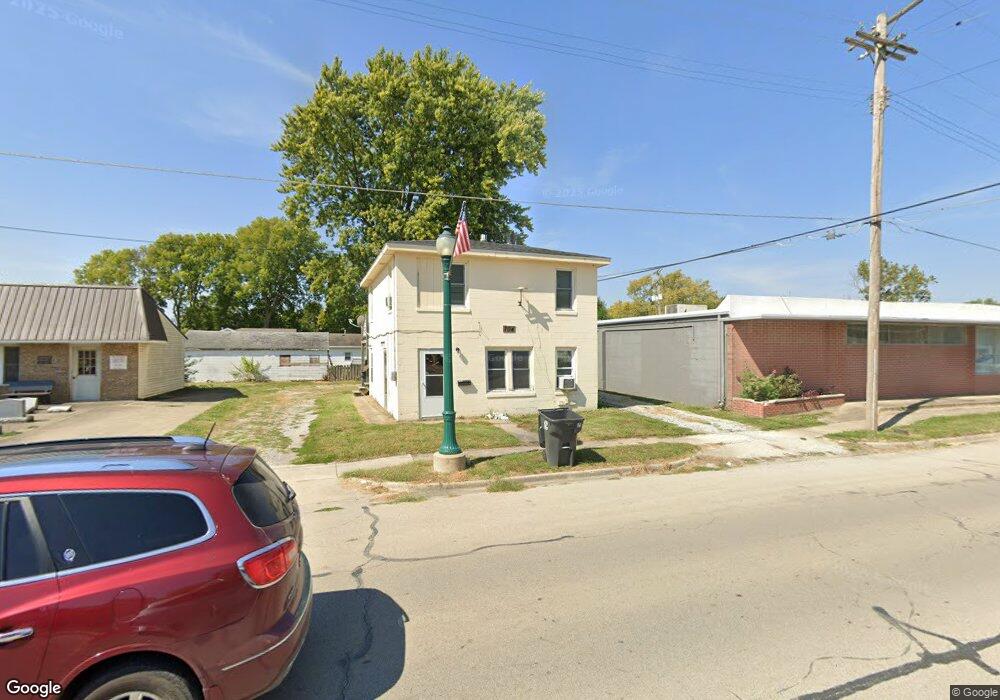 704 S Main St, Tuscola, IL 61953 - photo 1