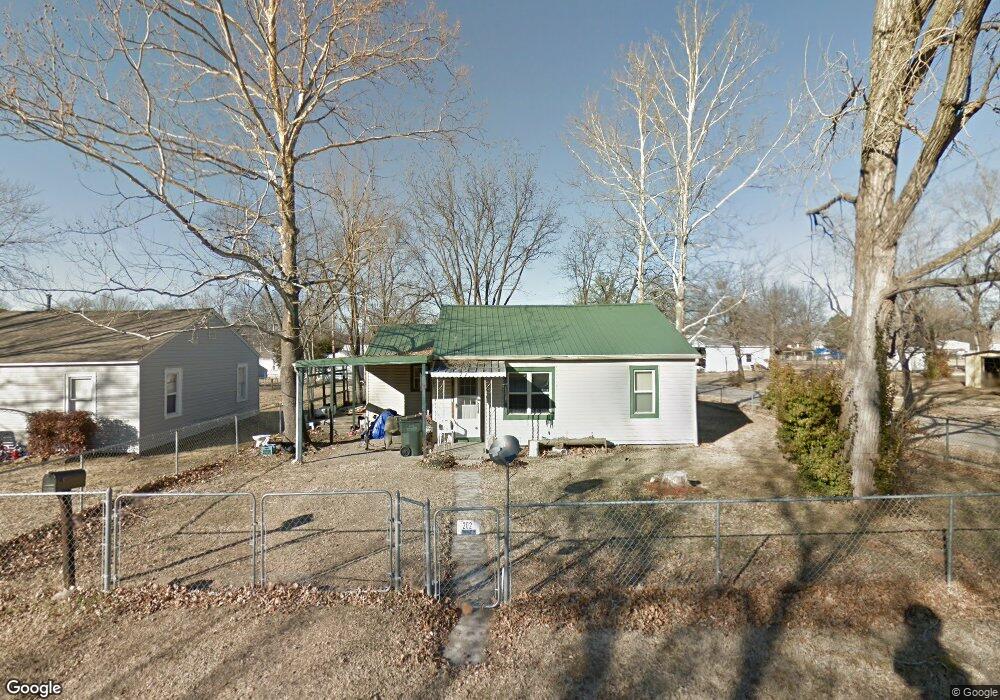 202 W May St, Henryetta, OK 74437 - photo 1